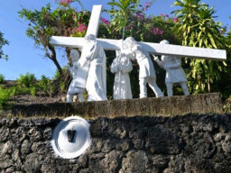 Station V: Simon or Simon of Cyrene helps Jesus to carry the cross